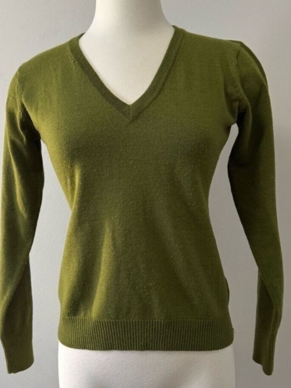 Vintage Club Monaco Olive V-Neck Wool Blend Sweater Size Small